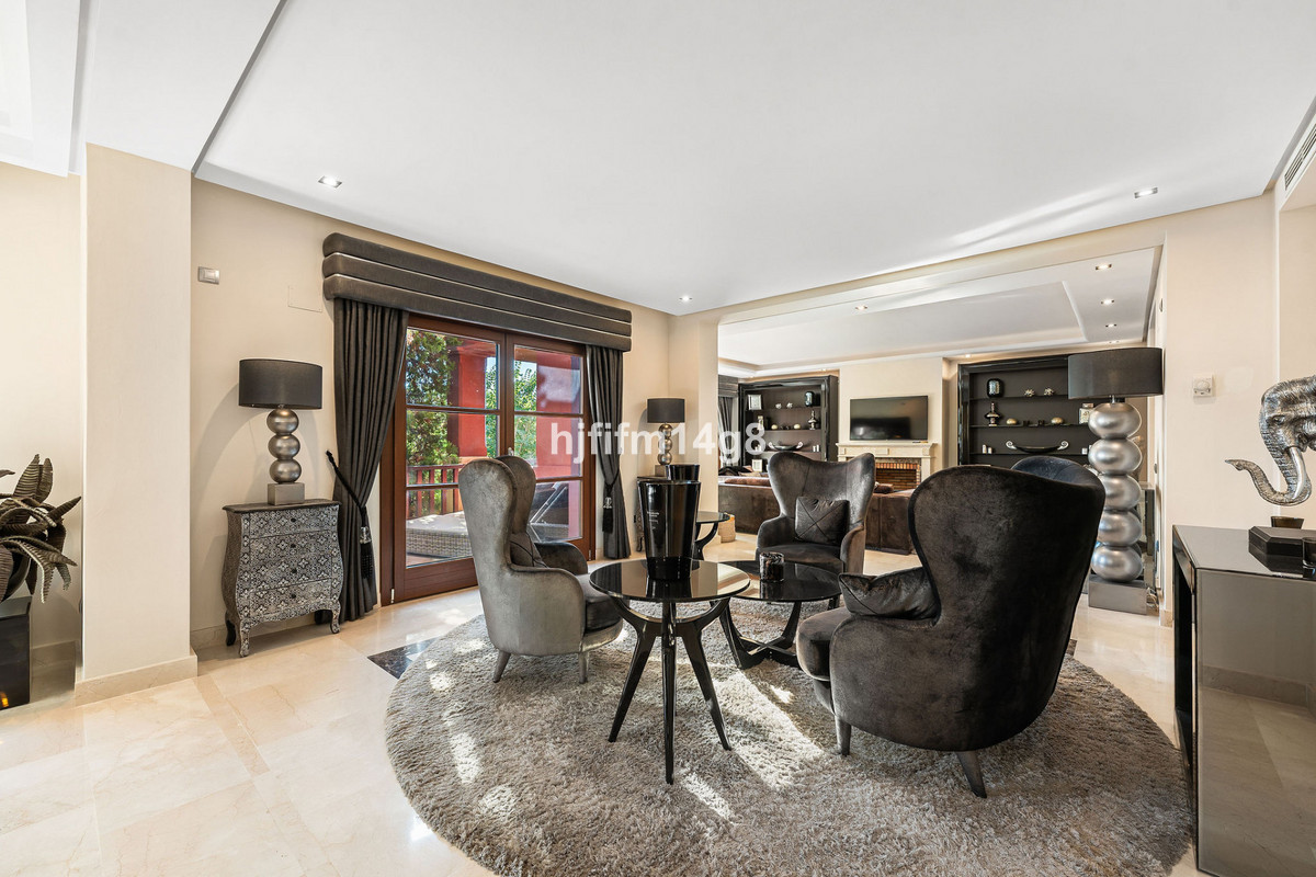 Villas de 6 dormitorios en venta en Milla de Oro – R4918387 Villas de 6 dormitorios en venta en Milla de Oro – R4918387