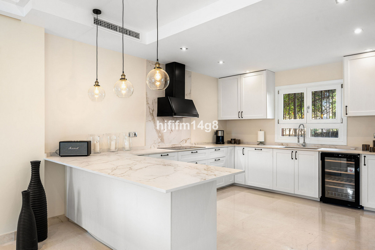 Villas de 6 dormitorios en venta en Milla de Oro – R4918387 Villas de 6 dormitorios en venta en Milla de Oro – R4918387