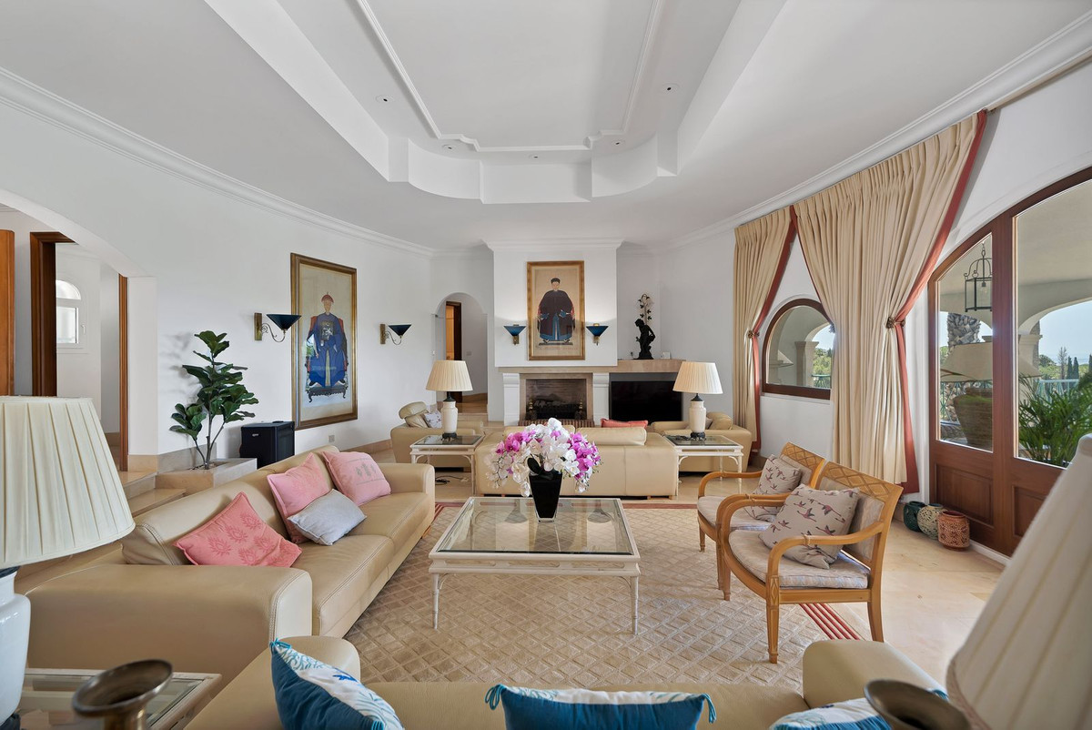 6 bedroom Villas for sale in Hacienda Las Chapas – R5390014 6 bedroom Villas for sale in Hacienda Las Chapas – R5390014