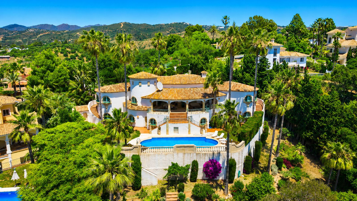 6 bedroom Villas for sale in Hacienda Las Chapas – R5390014 6 bedroom Villas for sale in Hacienda Las Chapas – R5390014