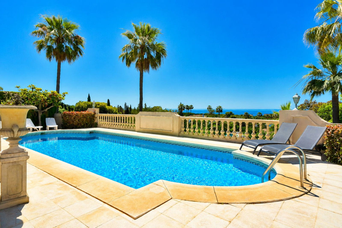 6 bedroom Villas for sale in Hacienda Las Chapas – R5390014 6 bedroom Villas for sale in Hacienda Las Chapas – R5390014