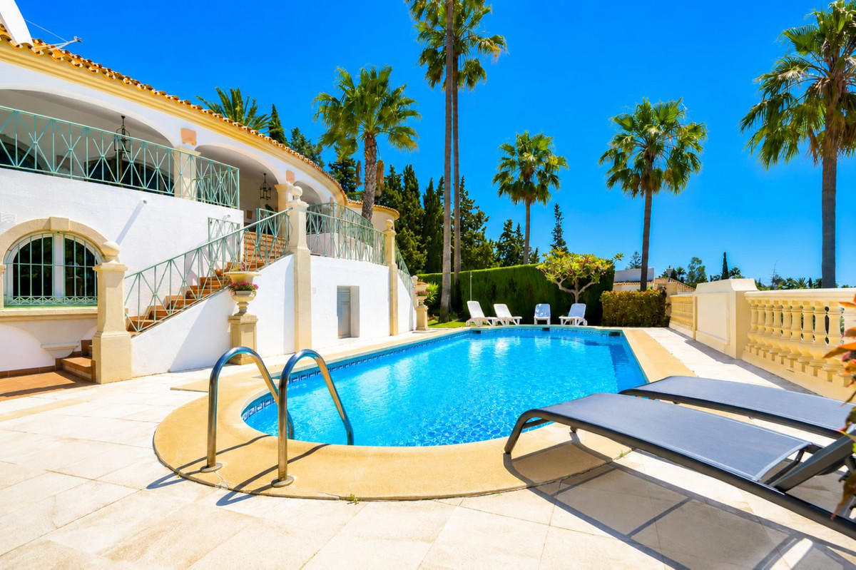 6 bedroom Villas for sale in Hacienda Las Chapas – R5390014 6 bedroom Villas for sale in Hacienda Las Chapas – R5390014