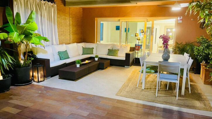 Adosados de 5 dormitorios en venta en Bahía de Marbella – R5358190 Adosados de 5 dormitorios en venta en Bahía de Marbella – R5358190 en