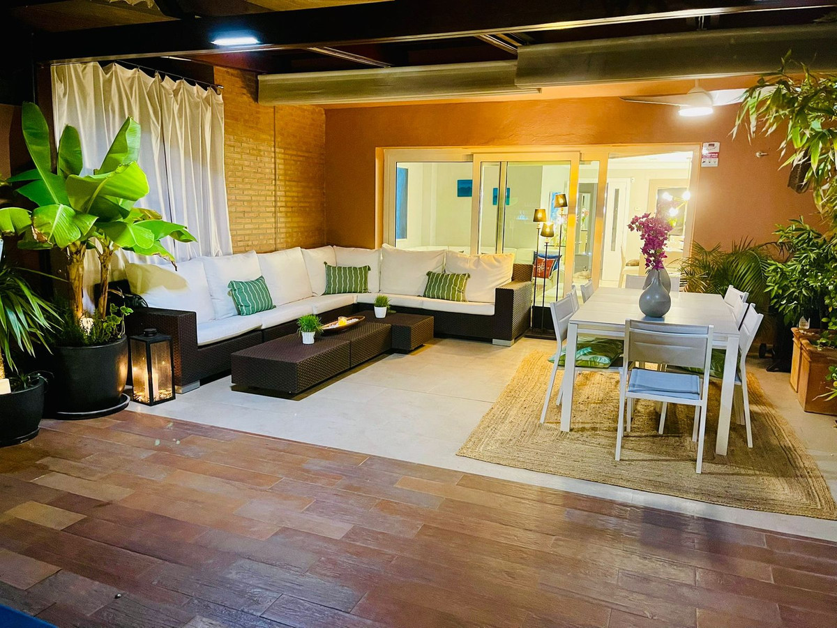 Adosados de 5 dormitorios en venta en Bahía de Marbella – R5358190 Adosados de 5 dormitorios en venta en Bahía de Marbella – R5358190