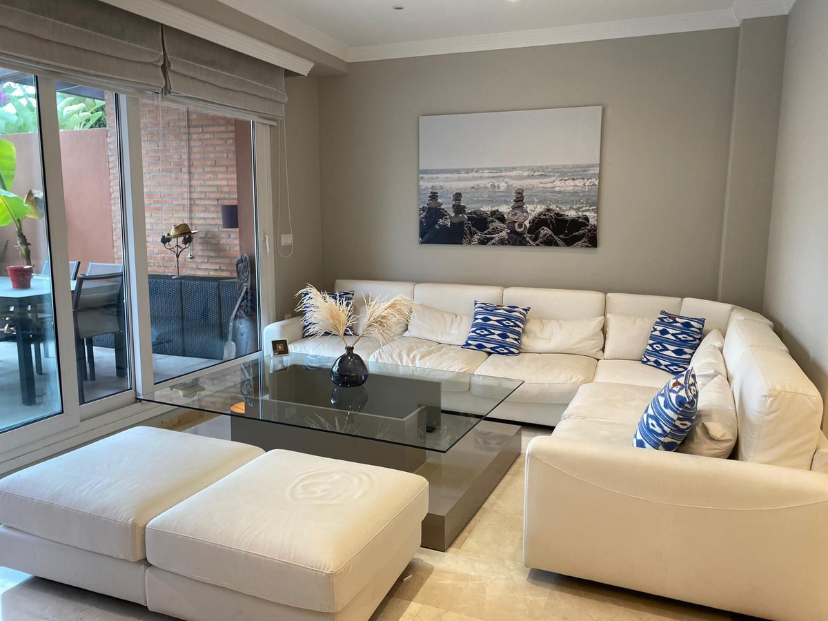 Adosados de 5 dormitorios en venta en Bahía de Marbella – R5358190 Adosados de 5 dormitorios en venta en Bahía de Marbella – R5358190