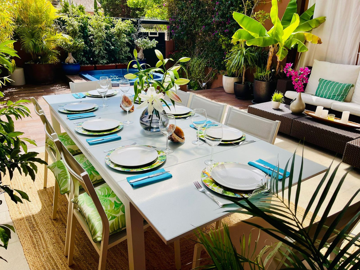 Adosados de 5 dormitorios en venta en Bahía de Marbella – R5358190 Adosados de 5 dormitorios en venta en Bahía de Marbella – R5358190