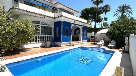 Villas de 5 dormitorios en venta en San Pedro de Alcántara – R5046493