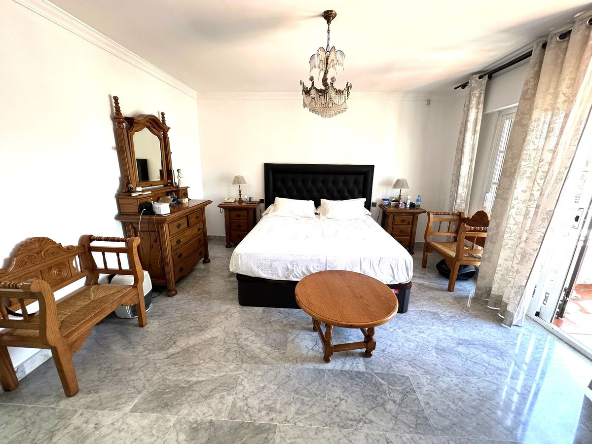 Villas de 5 dormitorios en venta en San Pedro de Alcántara – R5046493 Villas de 5 dormitorios en venta en San Pedro de Alcántara – R5046493