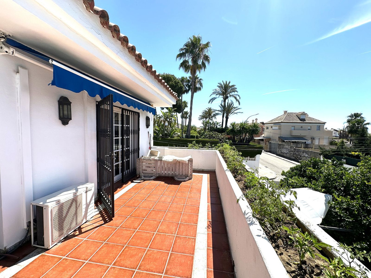 Villas de 5 dormitorios en venta en San Pedro de Alcántara – R5046493 Villas de 5 dormitorios en venta en San Pedro de Alcántara – R5046493