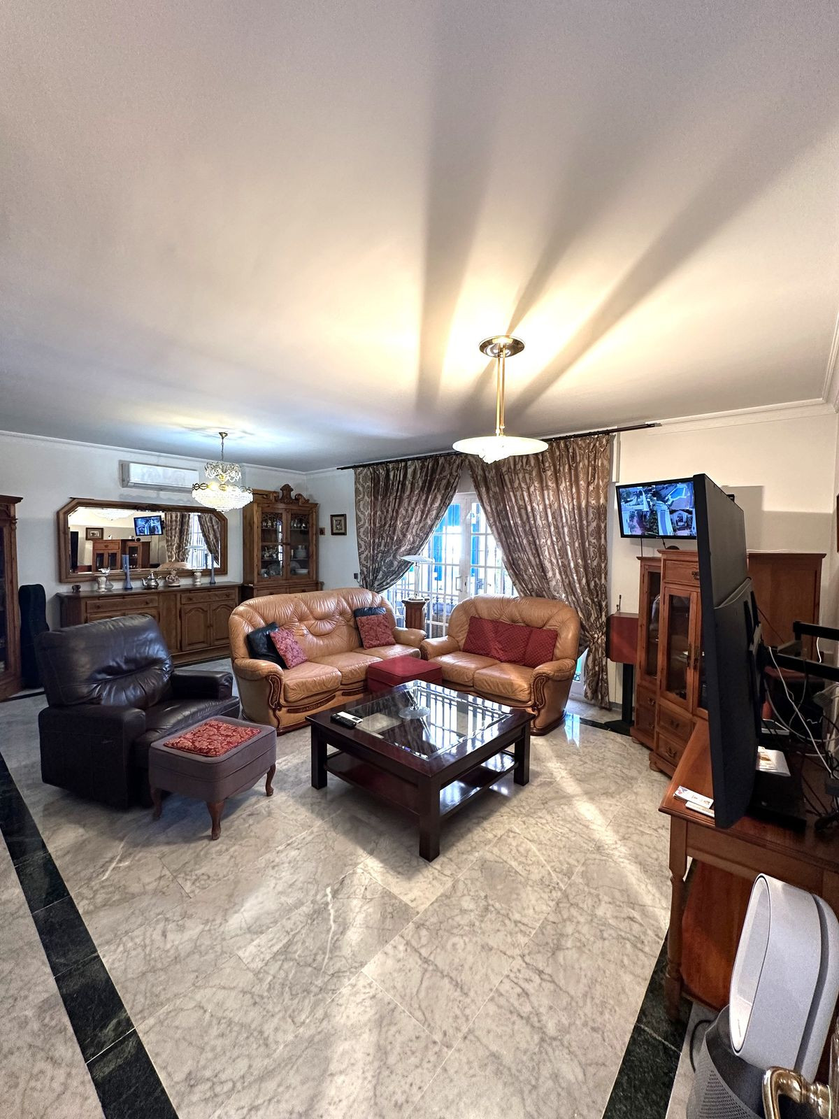 Villas de 5 dormitorios en venta en San Pedro de Alcántara – R5046493 Villas de 5 dormitorios en venta en San Pedro de Alcántara – R5046493