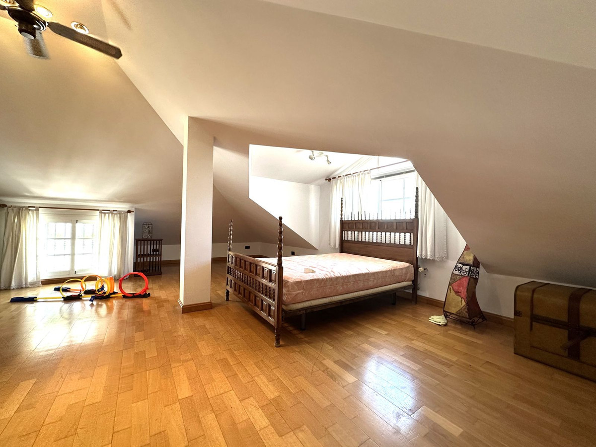 Villas de 5 dormitorios en venta en San Pedro de Alcántara – R5046493 Villas de 5 dormitorios en venta en San Pedro de Alcántara – R5046493