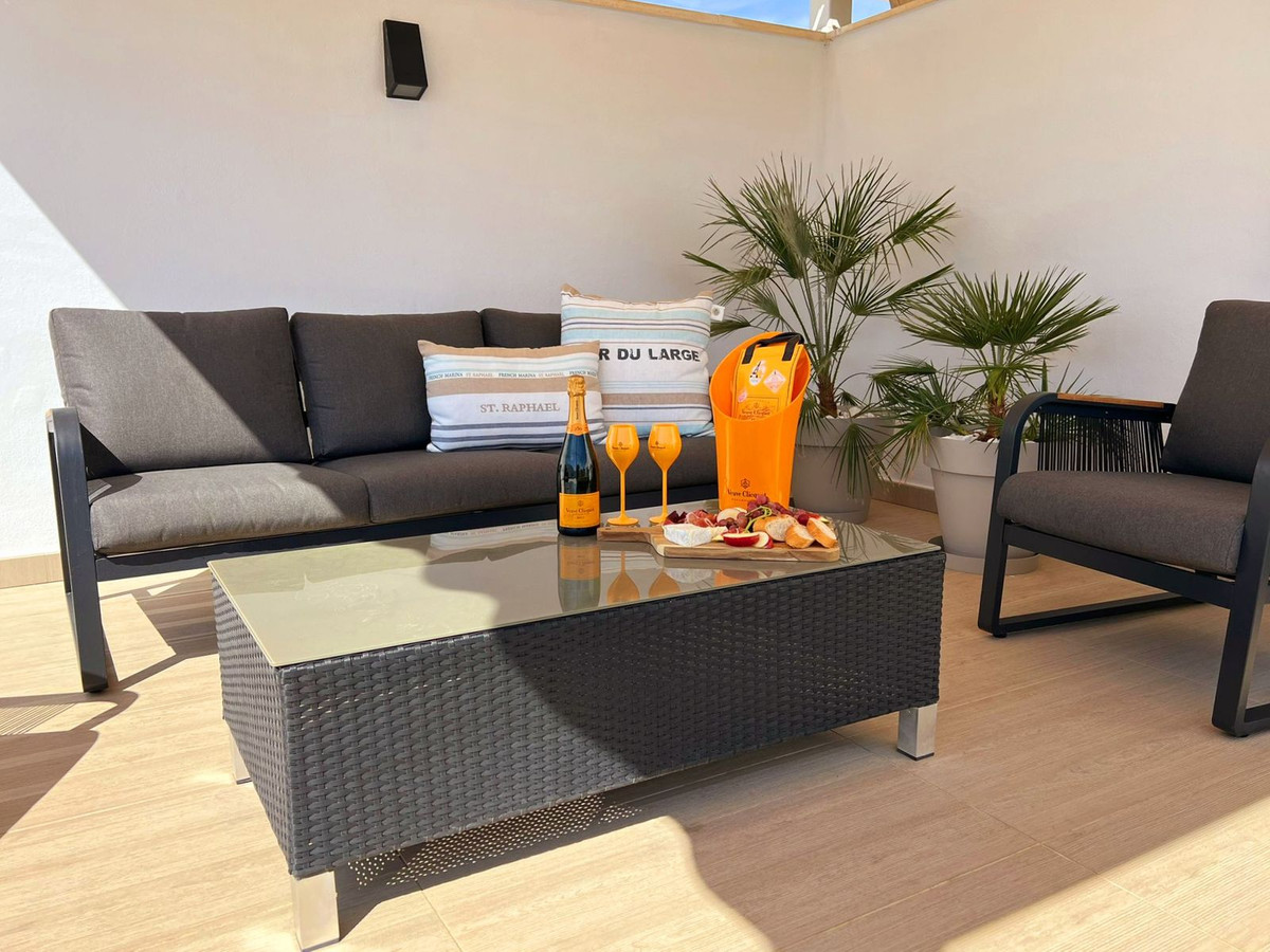 Aticos de 3 dormitorios en venta en San Pedro de Alc�ntara – R5369218