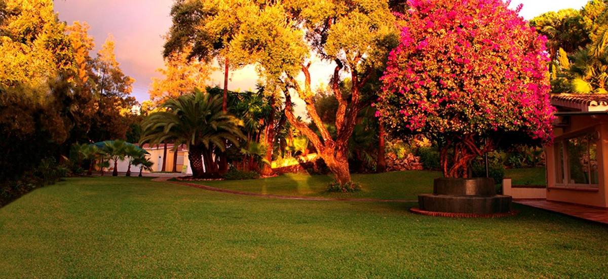 Villas de 6 dormitorios en venta en Elviria – R4687141 Villas de 6 dormitorios en venta en Elviria – R4687141