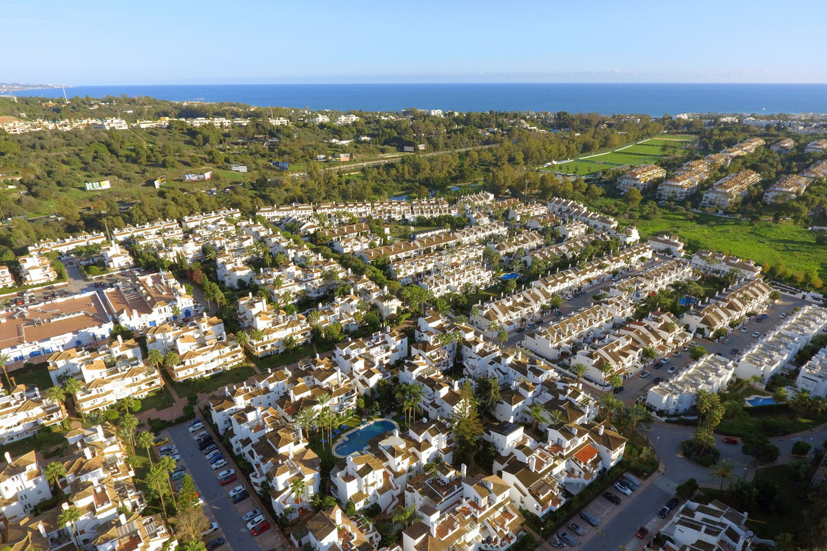 Apartamentos de 3 dormitorios en venta en Nueva Andaluc�a – R4951513 Apartamentos de 3 dormitorios en venta en Nueva Andaluc�a – R4951513