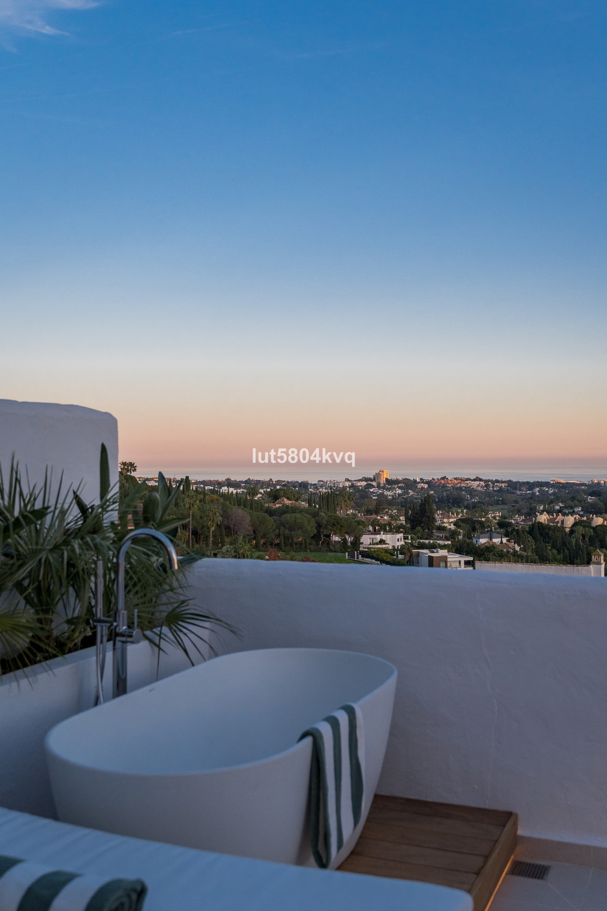 Apartamentos de 3 dormitorios en venta en Nueva Andalucía – R5321377 Apartamentos de 3 dormitorios en venta en Nueva Andalucía – R5321377