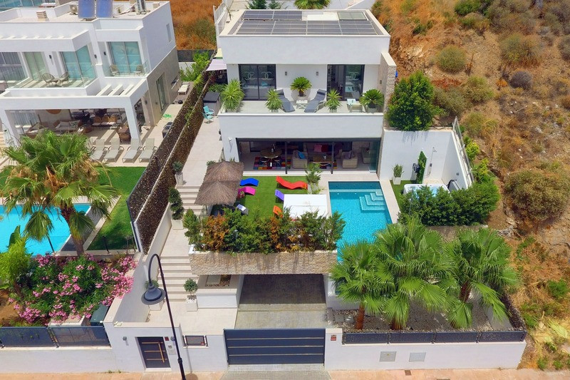 5 bedroom Villas for sale in La Cala de Mijas – R5077543 5 bedroom Villas for sale in La Cala de Mijas – R5077543
