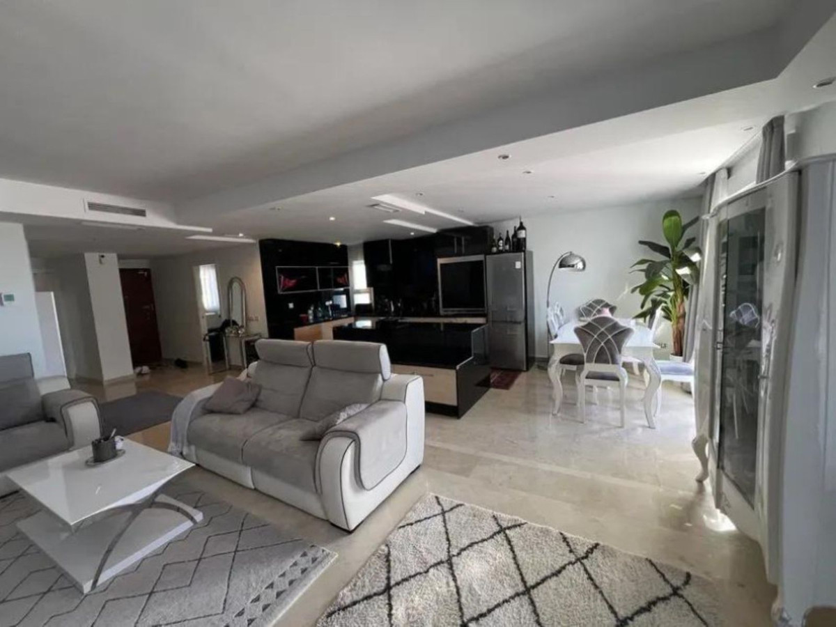 Apartamentos de 3 dormitorios en venta en Nueva Andalucía – R5373712 Apartamentos de 3 dormitorios en venta en Nueva Andalucía – R5373712