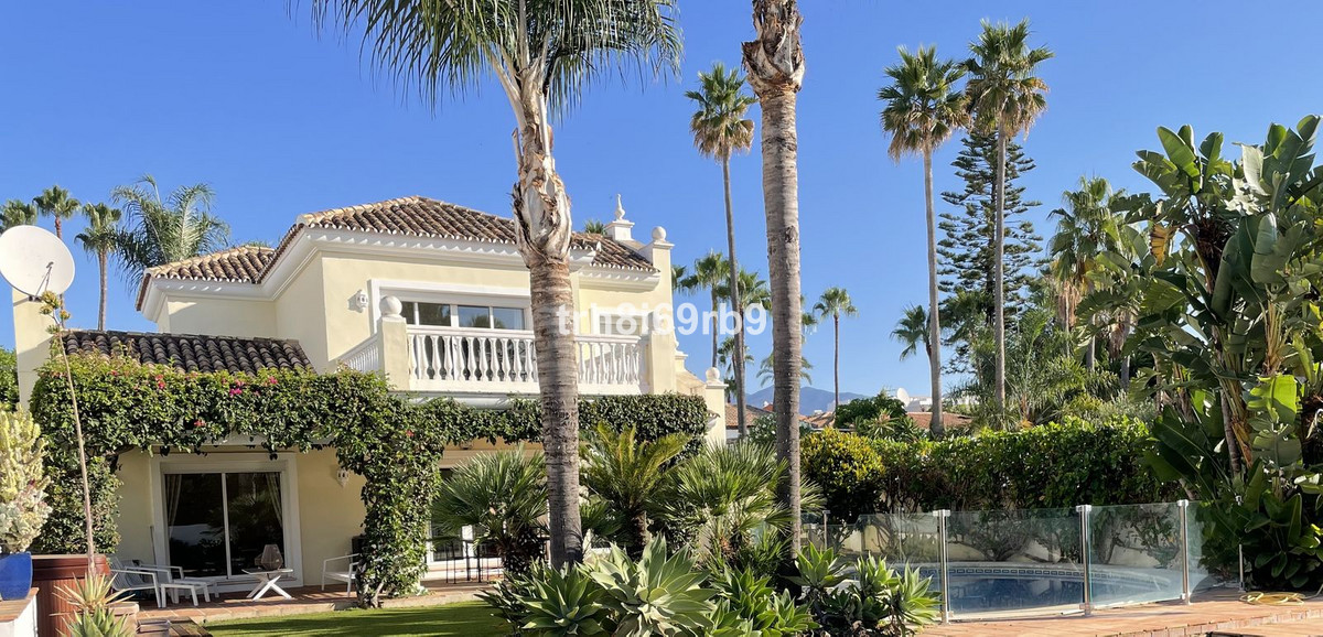 Villas de 3 dormitorios en venta en Nueva Milla de Oro – R5183200 Villas de 3 dormitorios en venta en Nueva Milla de Oro – R5183200