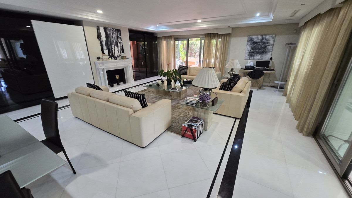 2 bedroom Apartments for sale in Puerto Banús – R5355166 2 bedroom Apartments for sale in Puerto Banús – R5355166