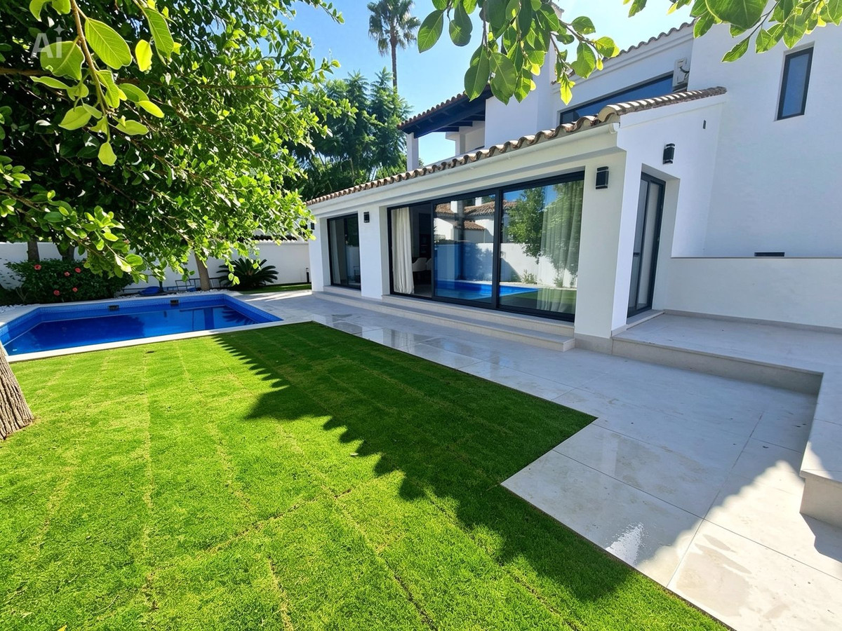 Villas de 5 dormitorios en venta en Marbella – R5186416 Villas de 5 dormitorios en venta en Marbella – R5186416