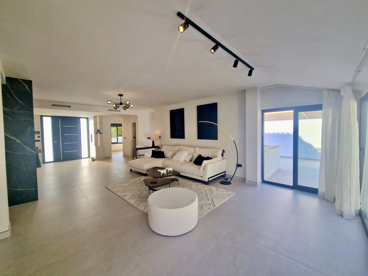 Villas de 5 dormitorios en venta en Marbella – R5186416 Villas de 5 dormitorios en venta en Marbella – R5186416