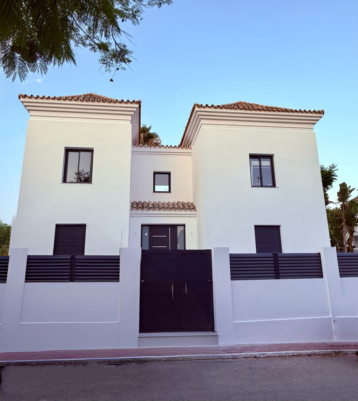 Villas de 5 dormitorios en venta en Marbella – R5186416 Villas de 5 dormitorios en venta en Marbella – R5186416