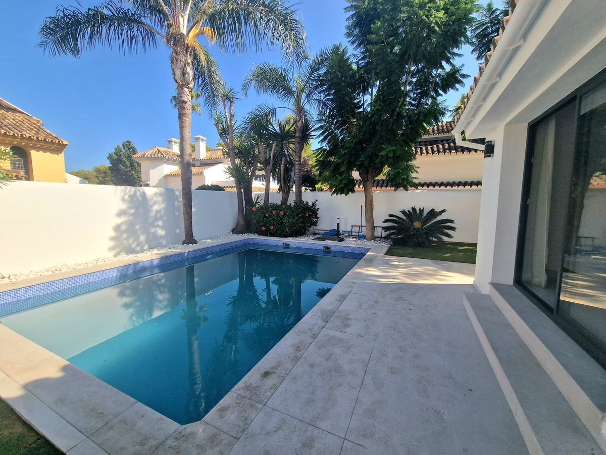Villas de 5 dormitorios en venta en Marbella – R5186416 Villas de 5 dormitorios en venta en Marbella – R5186416