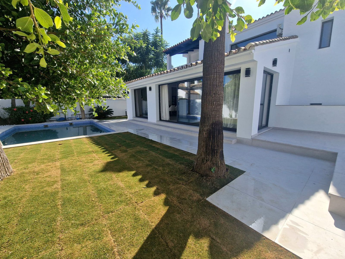 Villas de 5 dormitorios en venta en Marbella – R5186416 Villas de 5 dormitorios en venta en Marbella – R5186416