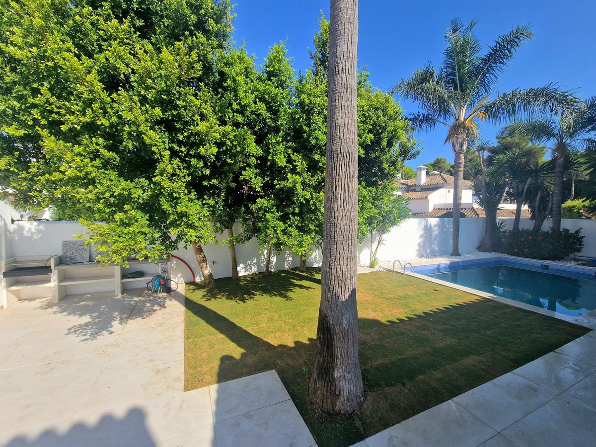 Villas de 5 dormitorios en venta en Marbella – R5186416 Villas de 5 dormitorios en venta en Marbella – R5186416