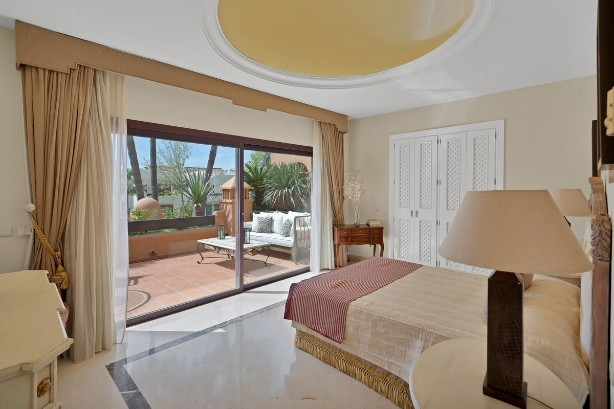 2 bedroom Penthouses for sale in Puerto Banús – R5369065 2 bedroom Penthouses for sale in Puerto Banús – R5369065