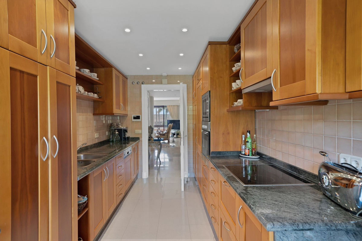 2 bedroom Penthouses for sale in Puerto Banús – R5369065 2 bedroom Penthouses for sale in Puerto Banús – R5369065