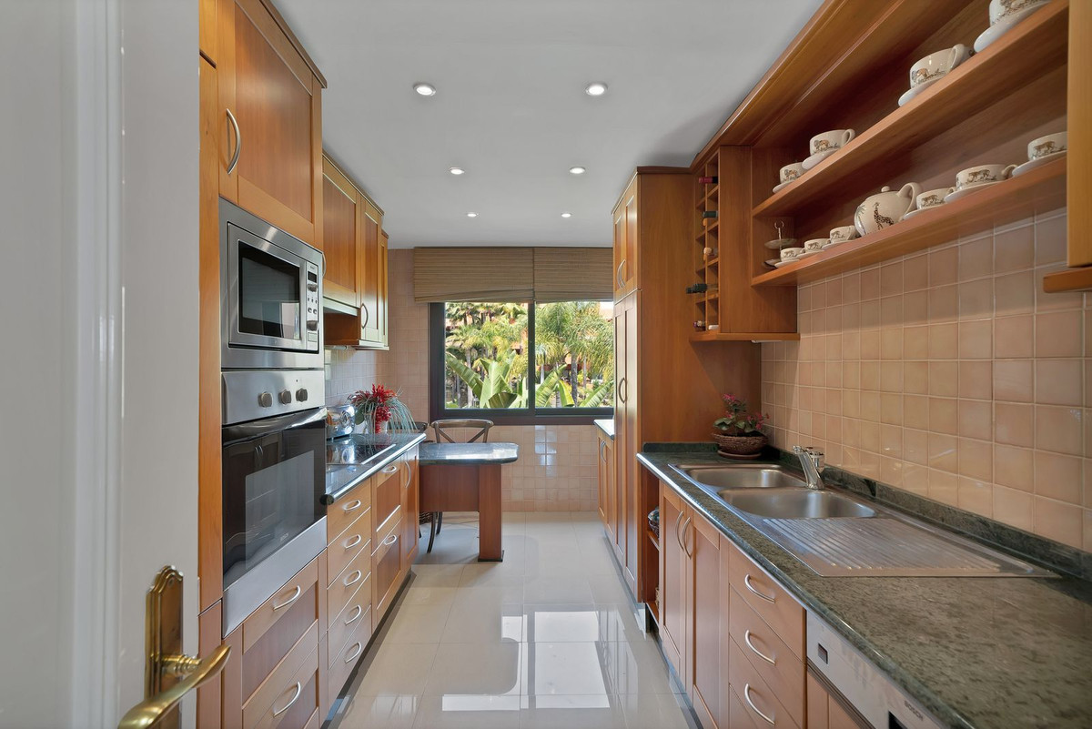 2 bedroom Penthouses for sale in Puerto Banús – R5369065 2 bedroom Penthouses for sale in Puerto Banús – R5369065