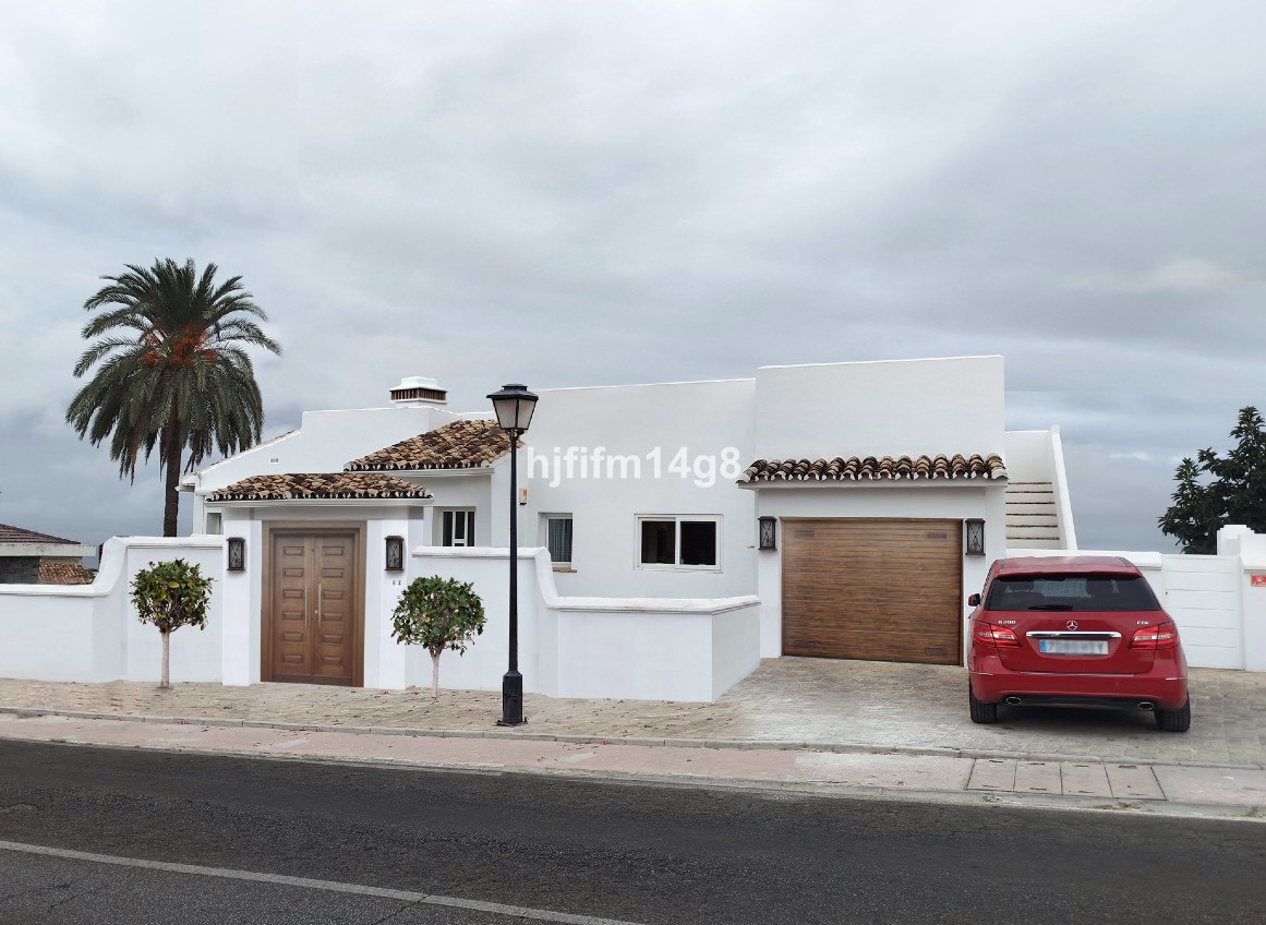 4 bedroom Villas for sale in Nueva Andalucía – R5008684 4 bedroom Villas for sale in Nueva Andalucía – R5008684