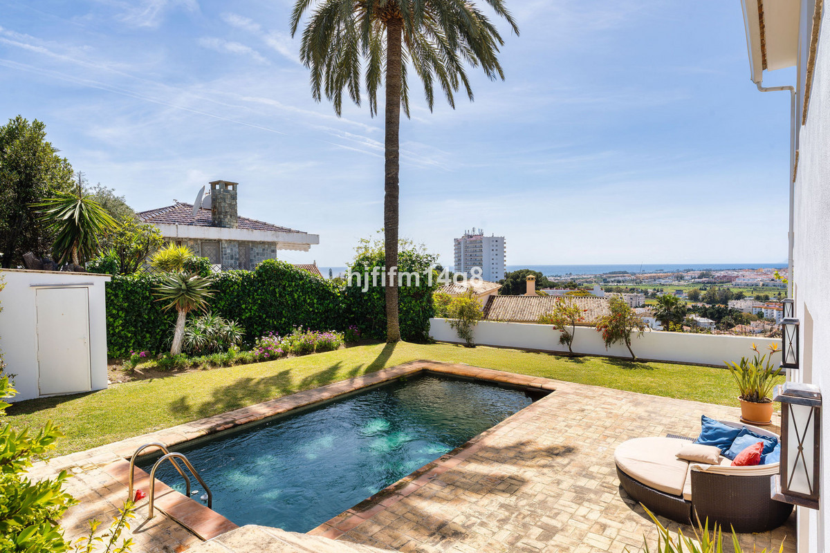 4 bedroom Villas for sale in Nueva Andalucía – R5008684 4 bedroom Villas for sale in Nueva Andalucía – R5008684