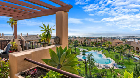 3 bedroom Penthouses for sale in Benahavís – R5322742