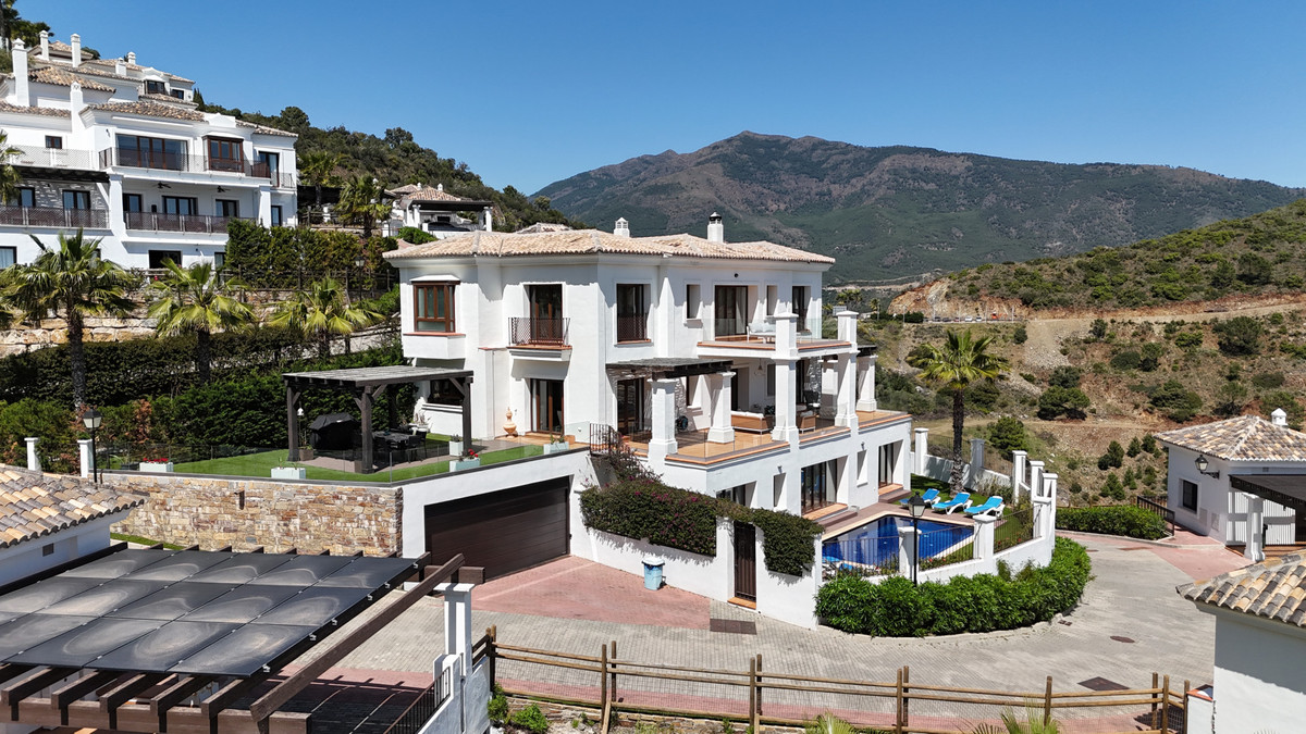 5 bedroom Villas for sale in Benahavís – R5215807 5 bedroom Villas for sale in Benahavís – R5215807