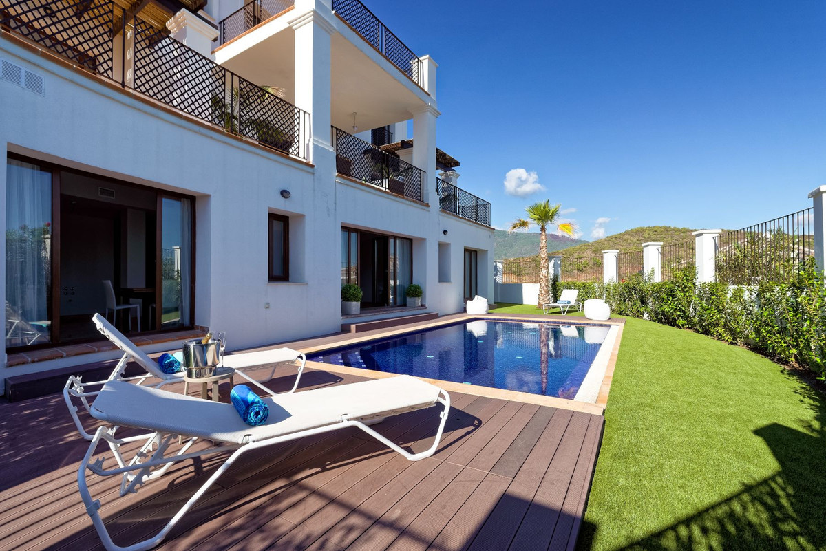 5 bedroom Villas for sale in Benahavís – R5215807 5 bedroom Villas for sale in Benahavís – R5215807