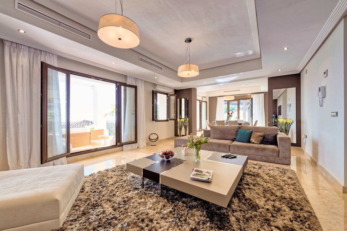 5 bedroom Villas for sale in Benahavís – R5215807 5 bedroom Villas for sale in Benahavís – R5215807