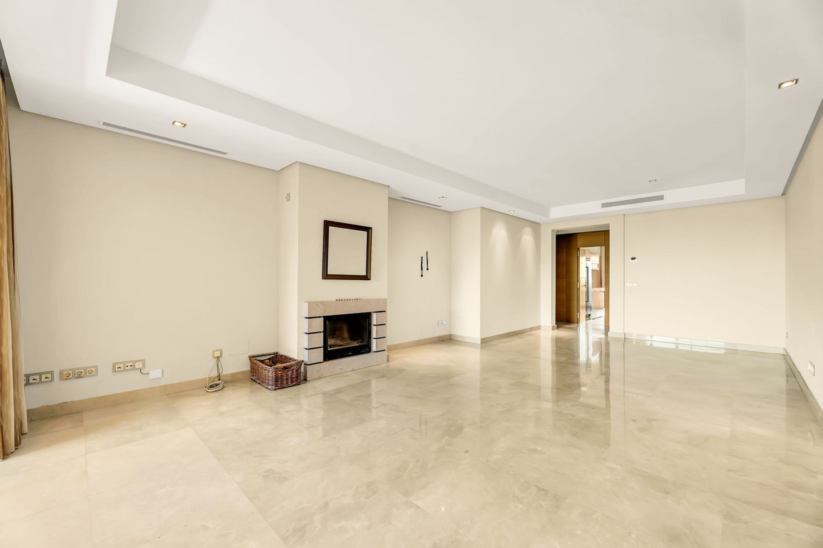 Apartamentos de 3 dormitorios en venta en La Quinta – R5041783 Apartamentos de 3 dormitorios en venta en La Quinta – R5041783