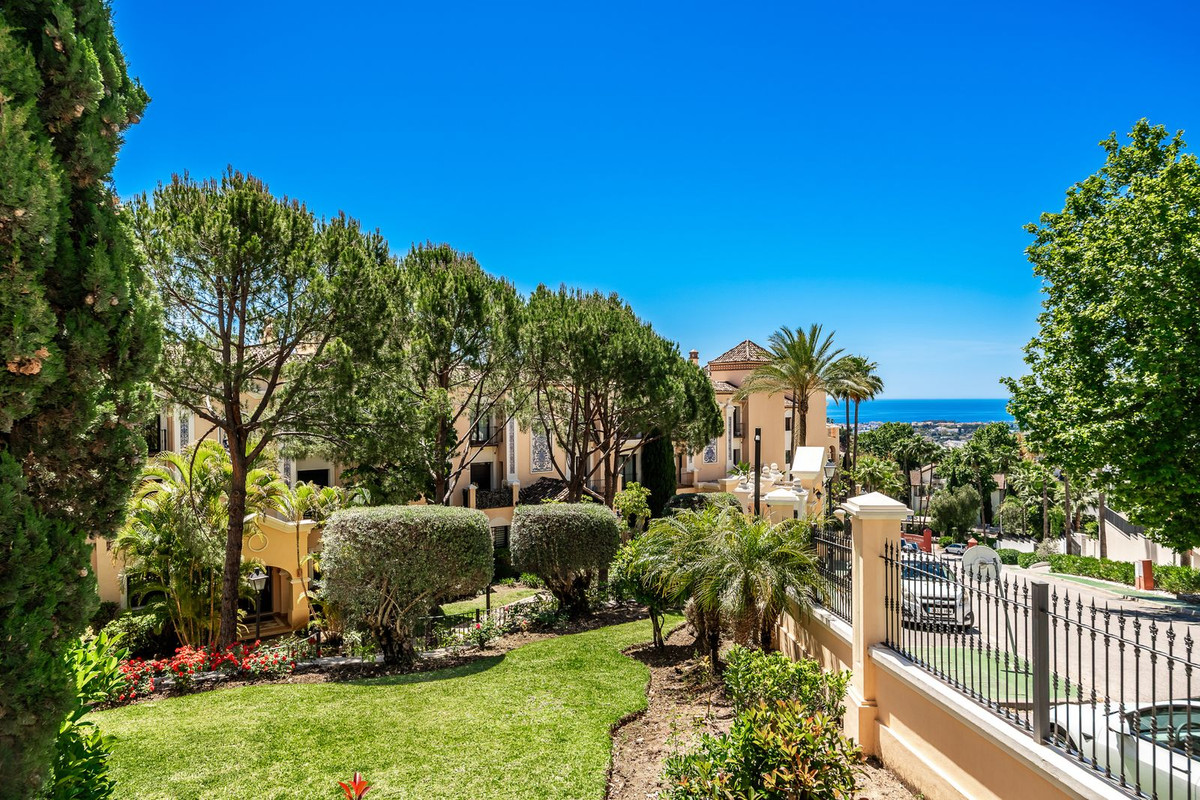 Apartamentos de 3 dormitorios en venta en La Quinta – R5041783 Apartamentos de 3 dormitorios en venta en La Quinta – R5041783