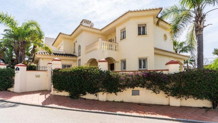Villas de 5 dormitorios en venta en Marbesa – R5350132 Villas de 5 dormitorios en venta en Marbesa – R5350132 en