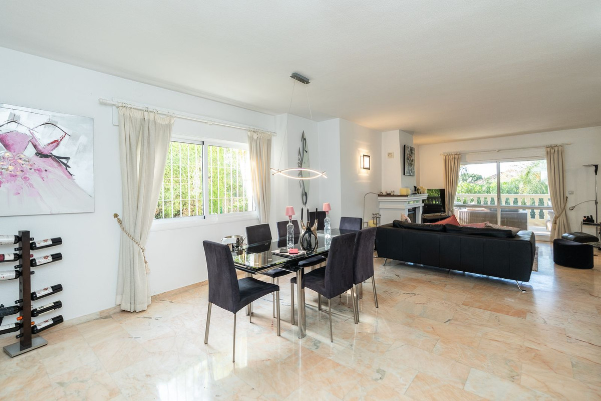 Villas de 5 dormitorios en venta en Marbesa – R5350132 Villas de 5 dormitorios en venta en Marbesa – R5350132