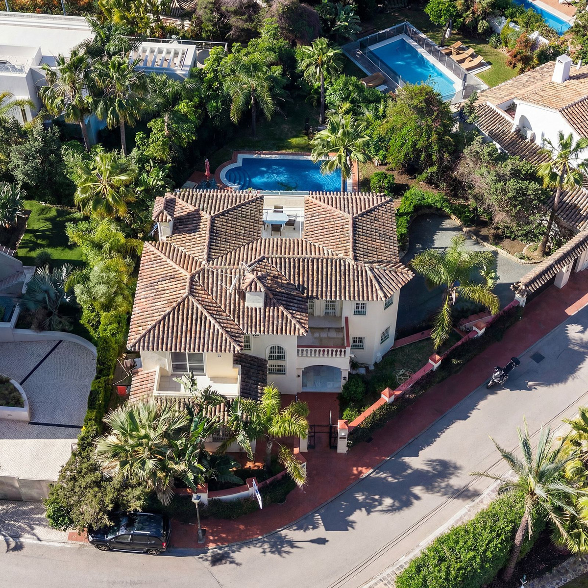 Villas de 5 dormitorios en venta en Marbesa – R5350132 Villas de 5 dormitorios en venta en Marbesa – R5350132