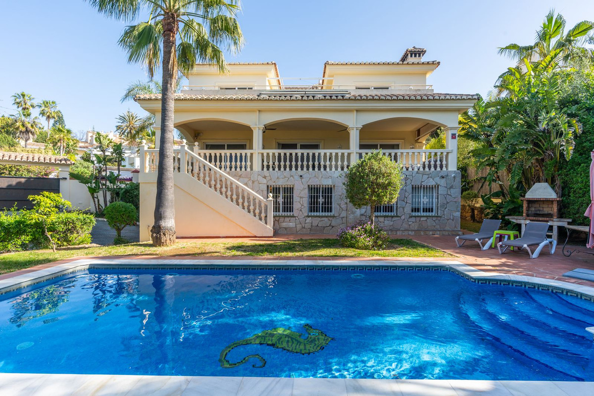 Villas de 5 dormitorios en venta en Marbesa – R5350132 Villas de 5 dormitorios en venta en Marbesa – R5350132