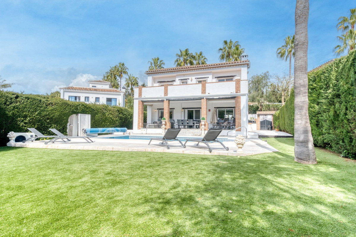 4 bedroom Villas for sale in Calahonda – R5371720 4 bedroom Villas for sale in Calahonda – R5371720