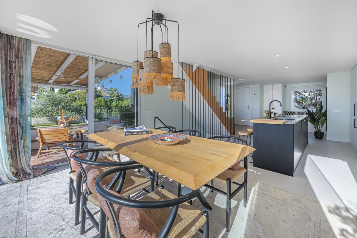 Adosados de 4 dormitorios en venta en Milla de Oro – R5347720 Adosados de 4 dormitorios en venta en Milla de Oro – R5347720