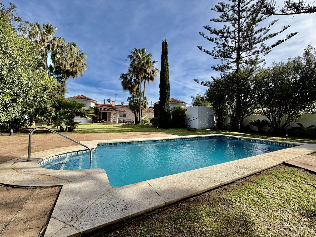 Villas de 5 dormitorios en venta en San Pedro de Alcántara – R5360440 Villas de 5 dormitorios en venta en San Pedro de Alcántara – R5360440
