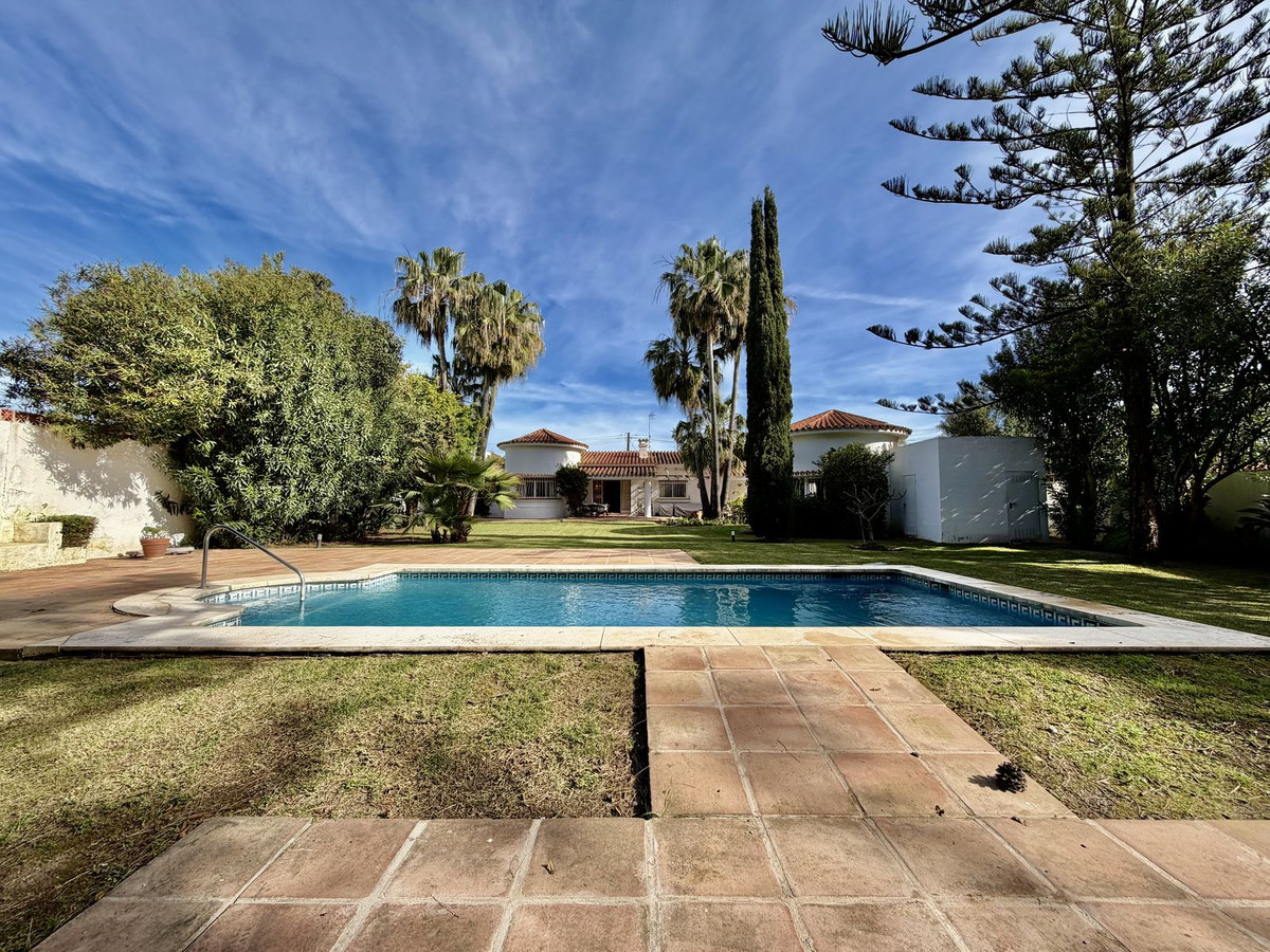 Villas de 5 dormitorios en venta en San Pedro de Alcántara – R5360440 Villas de 5 dormitorios en venta en San Pedro de Alcántara – R5360440