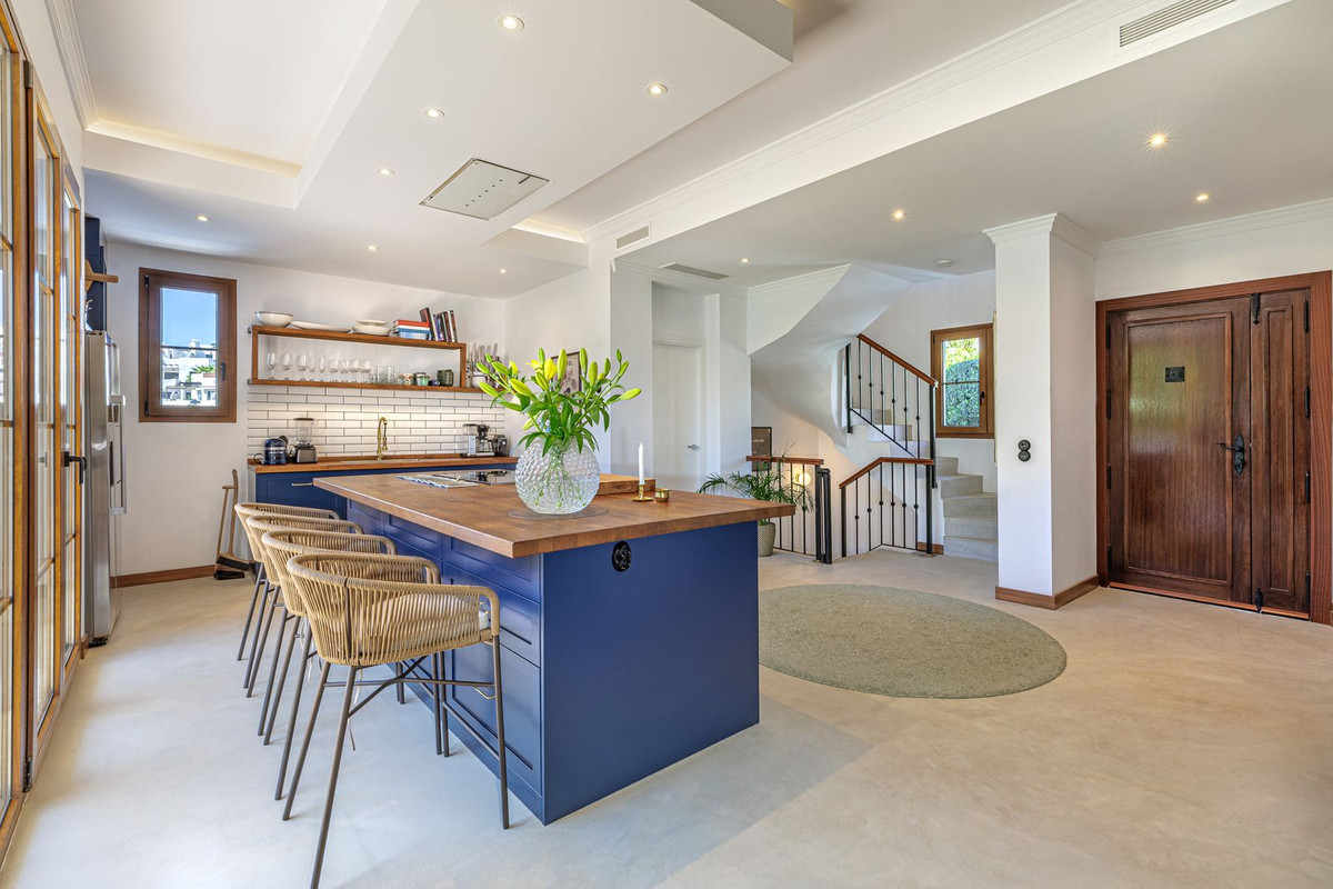 4 bedroom Villas for sale in Selwo – R5343271 4 bedroom Villas for sale in Selwo – R5343271