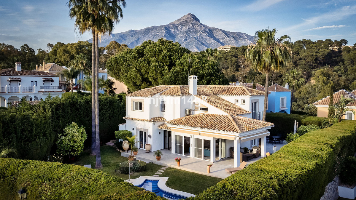 Villas de 5 dormitorios en venta en Nueva Andaluc�a – R5310151 Villas de 5 dormitorios en venta en Nueva Andaluc�a – R5310151